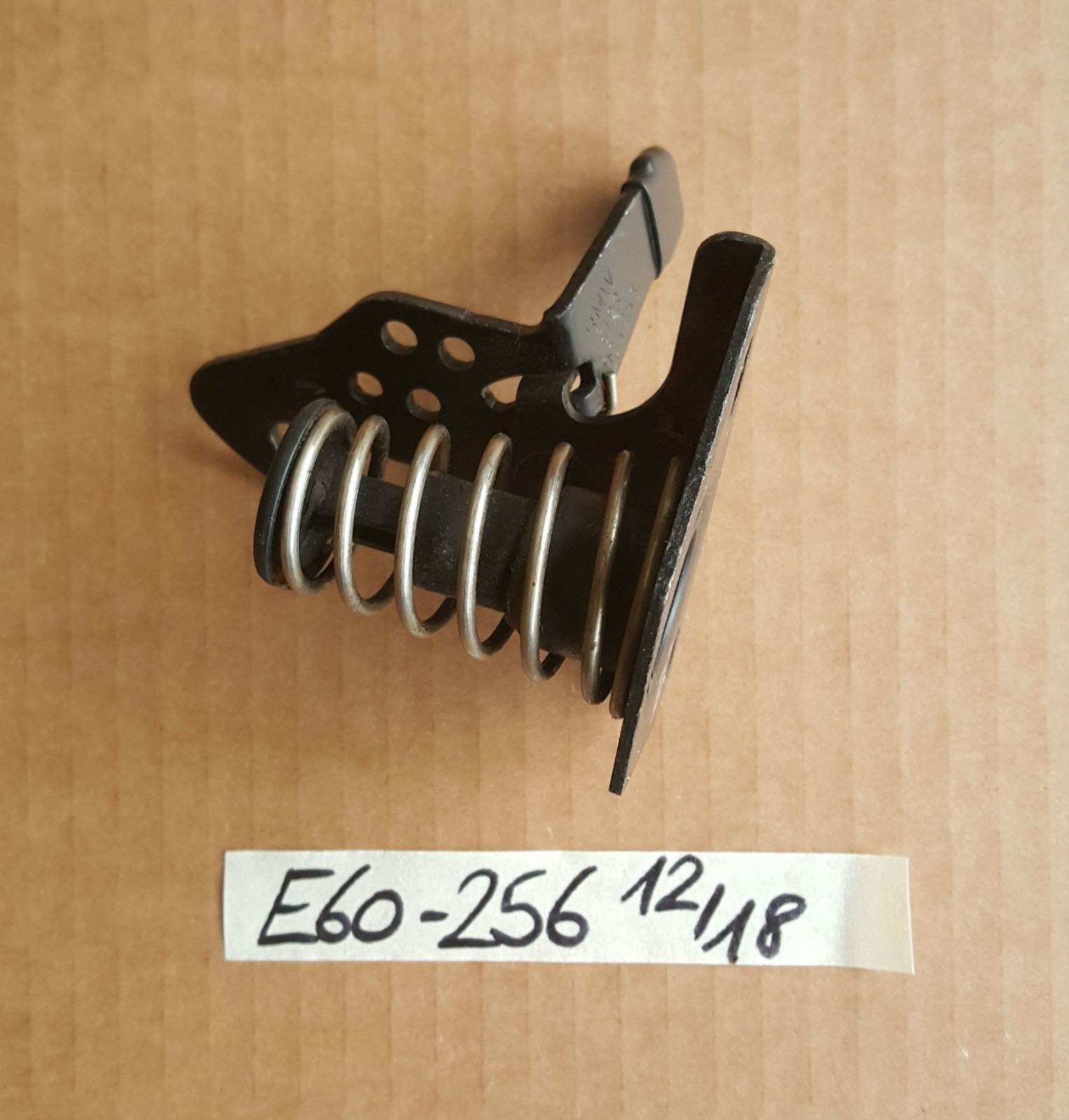 BMW E61 E60 E63 Fanghaken Motorhaube  Haken Verschluss für Frontklappe 7034256
