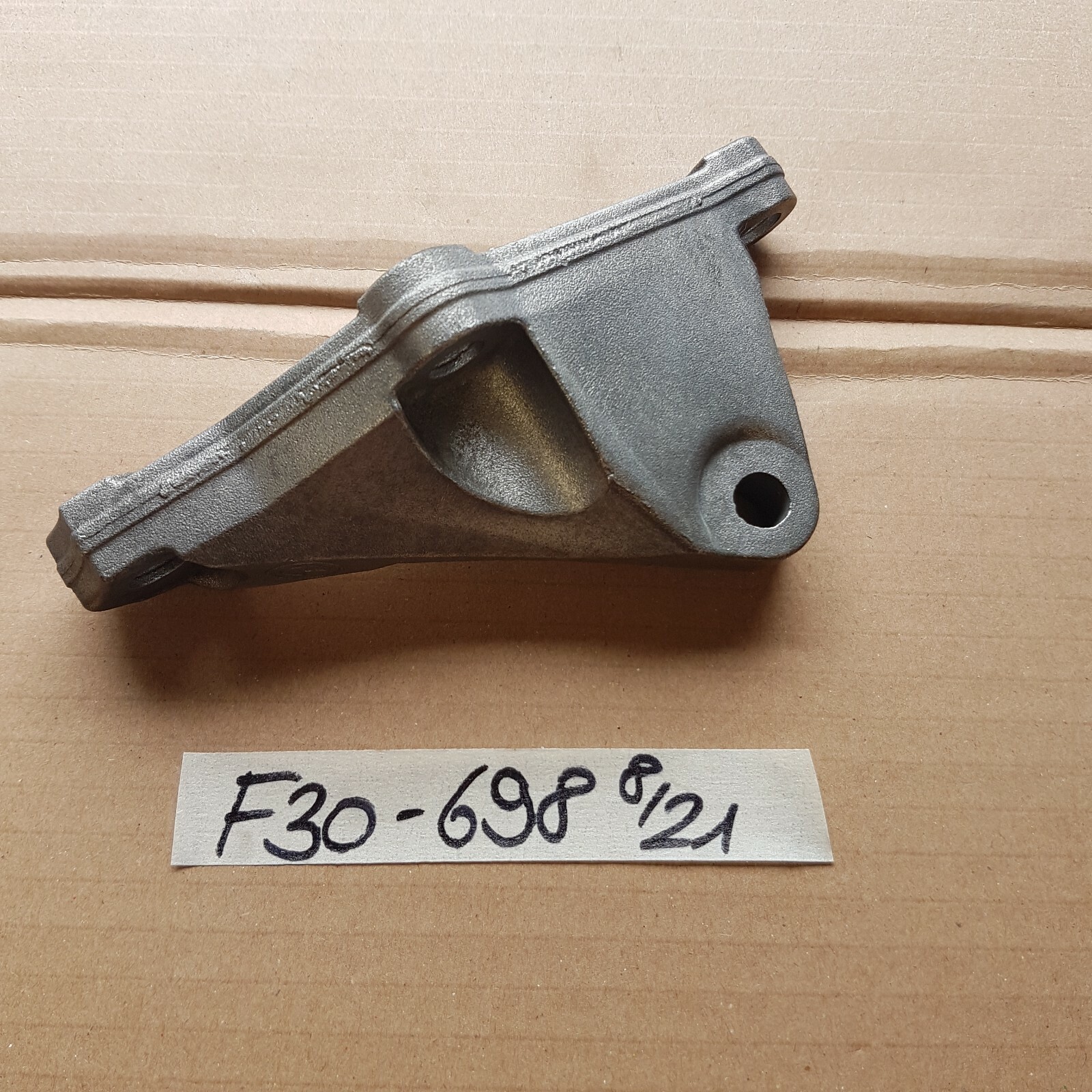 BMW F30 F31 F20 F21 F22 F34 F32 F33 F36 Halterung Kraftstoffpumpe Halter 7810698
