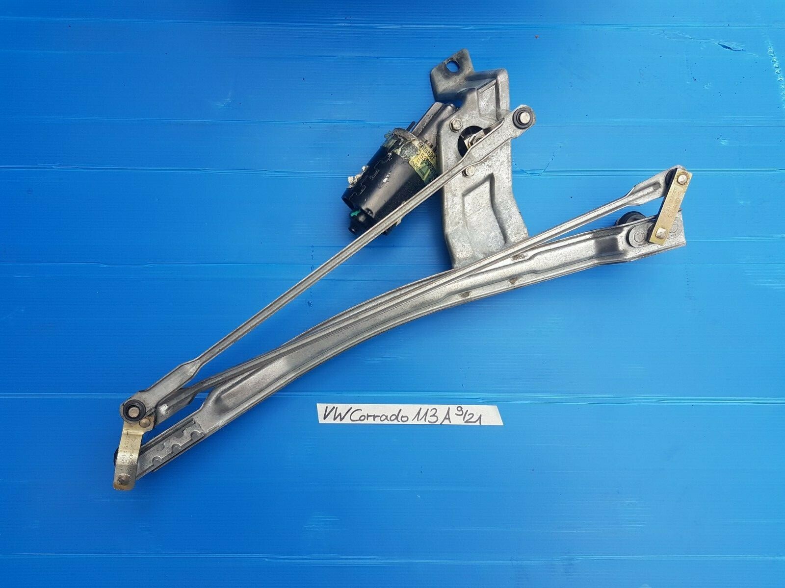 VW Corrado Scheibenwischer Motor + Gestänge VORNE 535955113 A