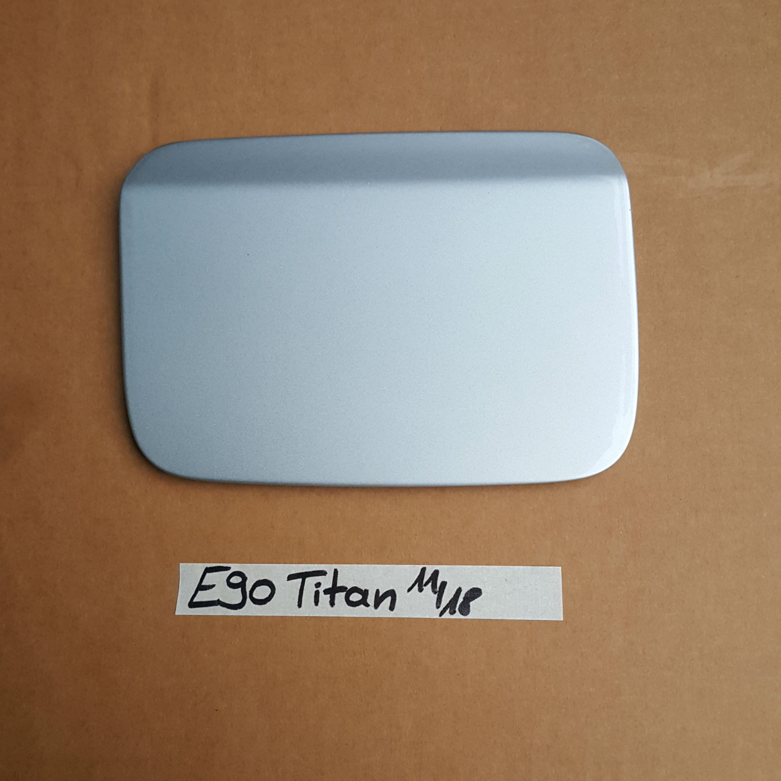 BMW E90 / E91 Abdecktopf Tank / Tankdeckel / Tank Klappe Titan Silber 354