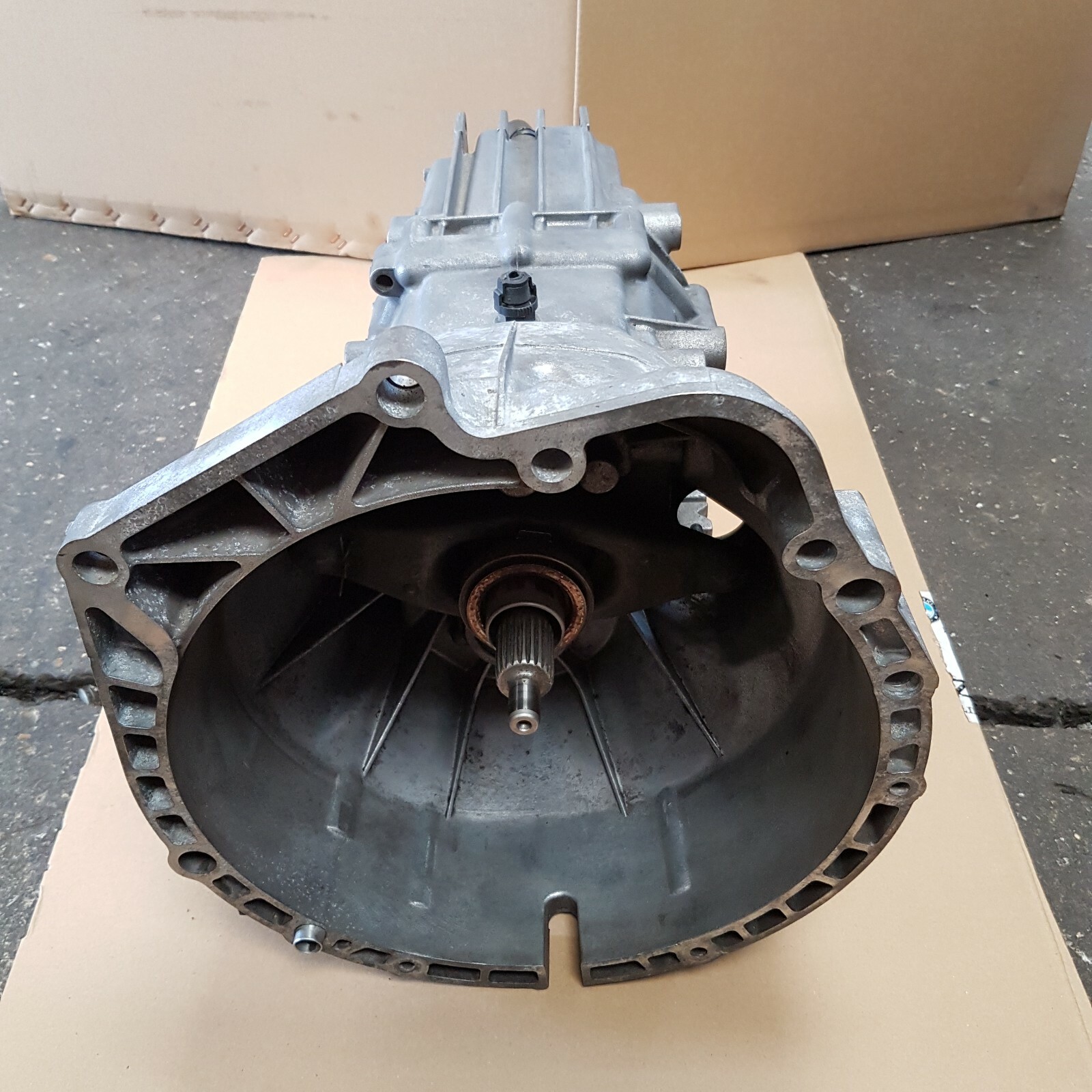 BMW Z4 E85 + E46 Getrag Getriebe 6 Gang Schaltgetriebe 0084284 CAO ABHOLUNG  – Bild 3