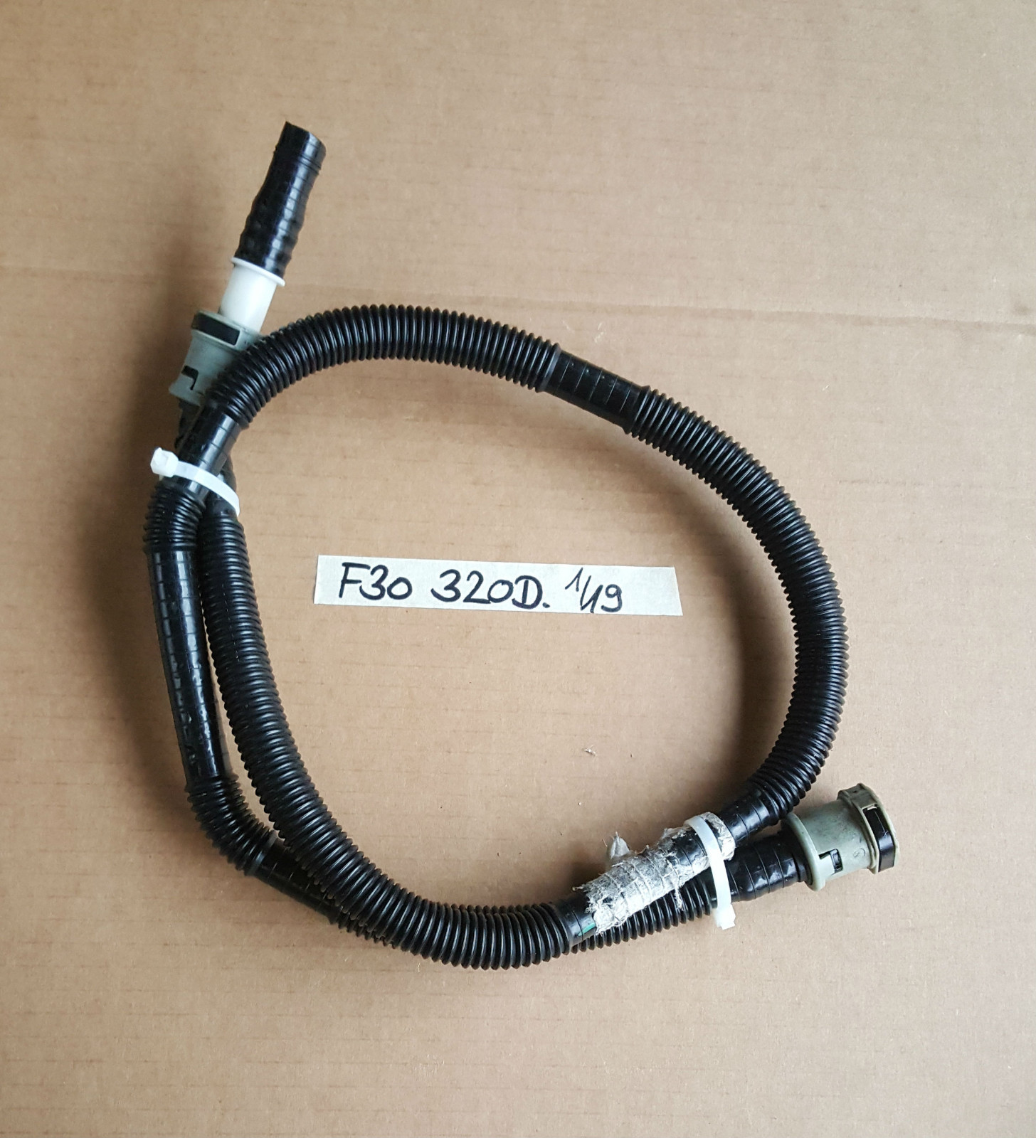 BMW F30 F31 F20 Leitung Entlüftung Tankstutzen Diesel Befüllentlüftungsleitung  – Bild 1