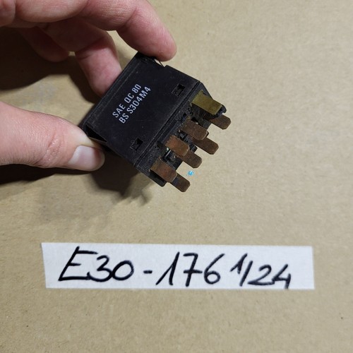 BMW E30  Warnblinker Schalter für Warnblink Anlage 1381176 – Bild 3