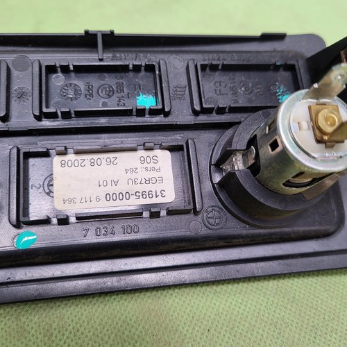 BMW E60  Verkleidung Mittelkonsole HINTEN Zigaretten Anzünder Anschluss Buchse