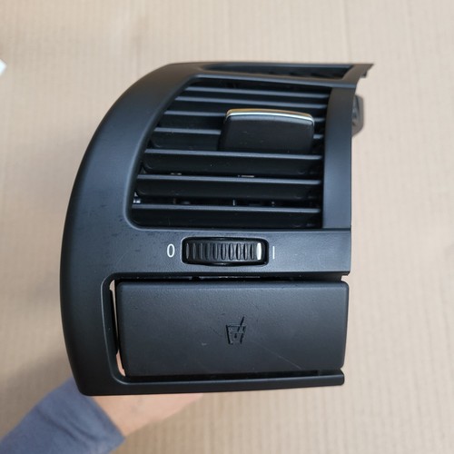 BMW Z4 Frischluftgrill schwarz LINKS Gitter Lüftung Düse 7025631 Getränkehalter