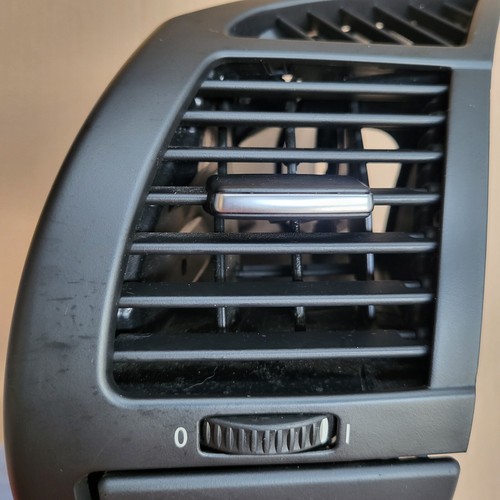 BMW Z4 Frischluftgrill schwarz LINKS Gitter Lüftung Düse 7025631 Getränkehalter