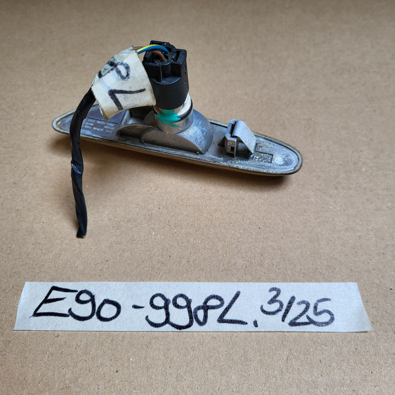 BMW E90 E91 Seiten Blinker Kotflügel VORNE LINKS Zusatzblinkleuchte 6932998