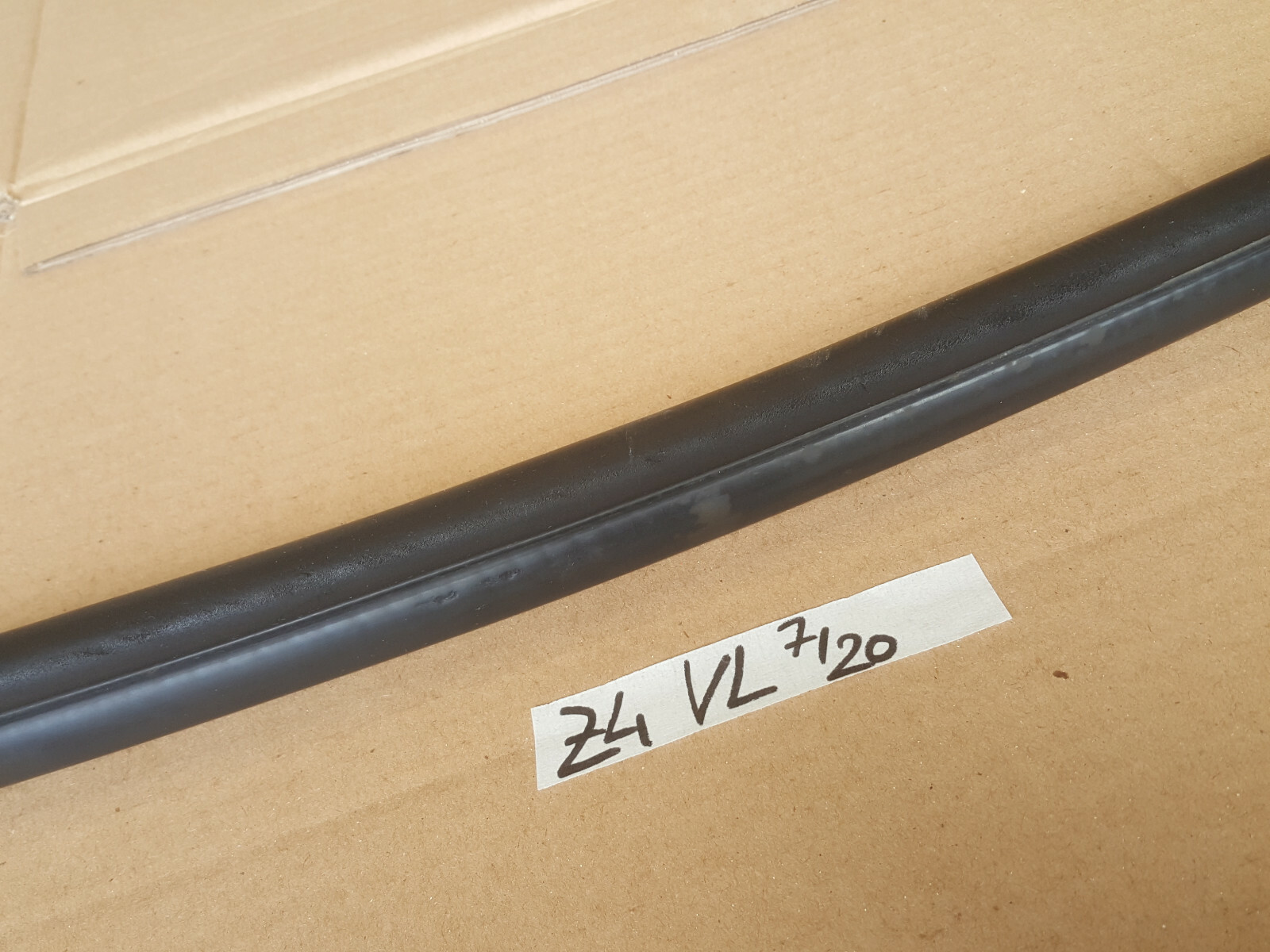 BMW Z4 E85 E86 Fahrer Tür Dichtung Kantenschutz Karosserie Gummi LINKS – Bild 3