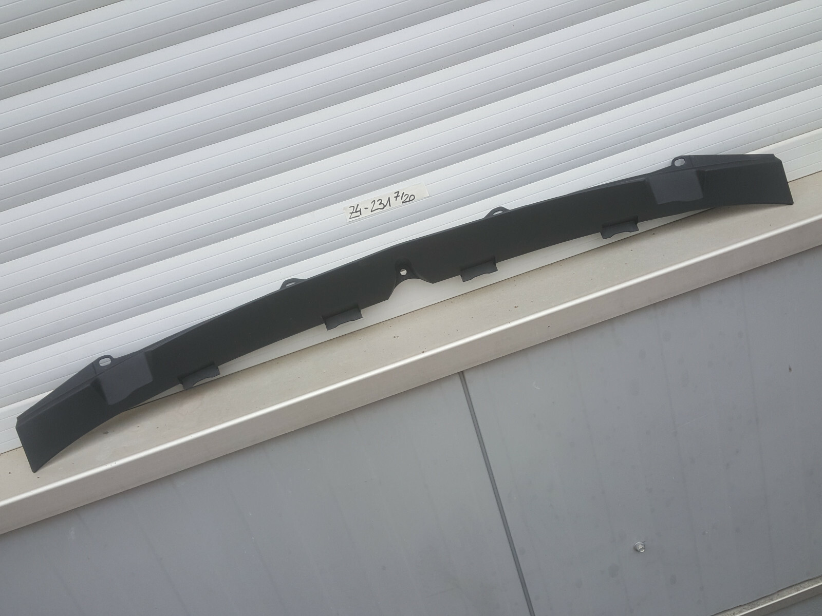 BMW Z4 E85 Roadster Blende Verdeck Abdeckung Leiste Wasser Wind Abweiser 7110231 – Bild 1