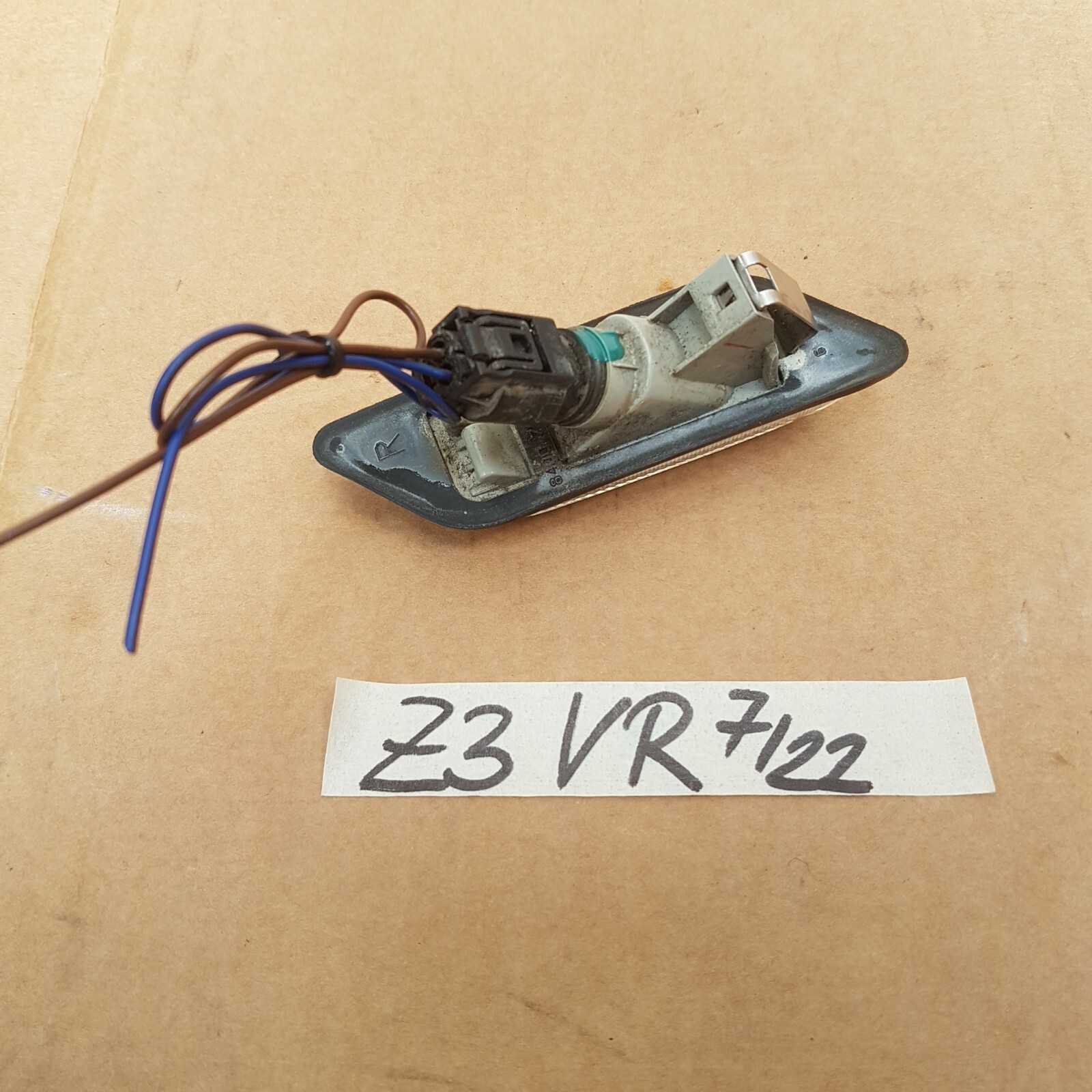 BMW Z3 Seiten Blinker weiß  8400764 Zusatzblinkleuchte RECHTS 8389536 + Stecker – Bild 3