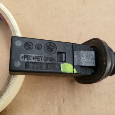 BMW E46 X3 E83 E90 E91 E92 E60 E61  Tank Deckel Feder Anschlag Puffer 8228939 – Bild 2