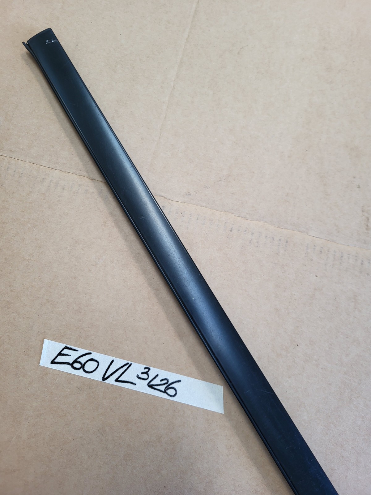 BMW E60 E61 Zierleiste Wasserfang Leiste Abdeckung Windschutzscheibe LINKS – Bild 4