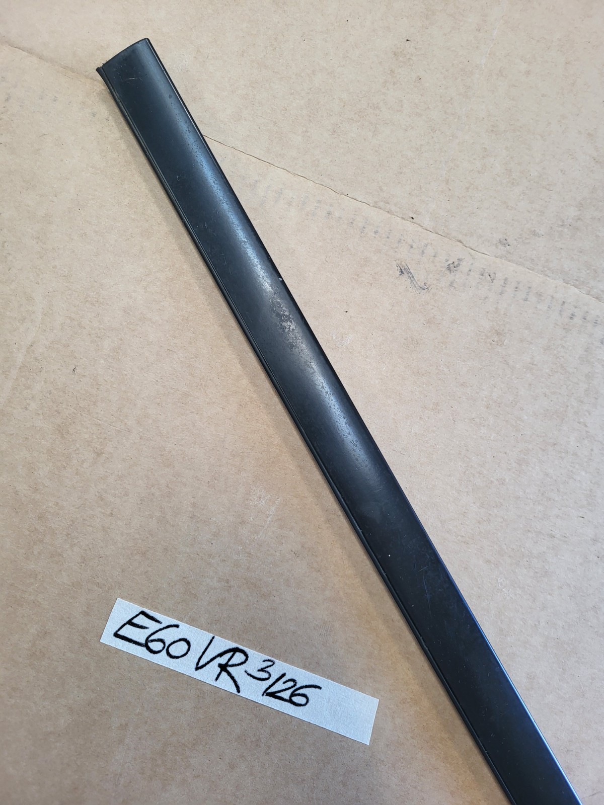 BMW 5er E60 E61 Zierleiste Wasserfang Leiste Abdeckung Windschutzscheibe RECHTS – Bild 4