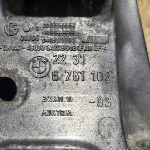 BMW E60 / E61 Getriebetragbock / Getriebe Halter Bock Träger 6761108