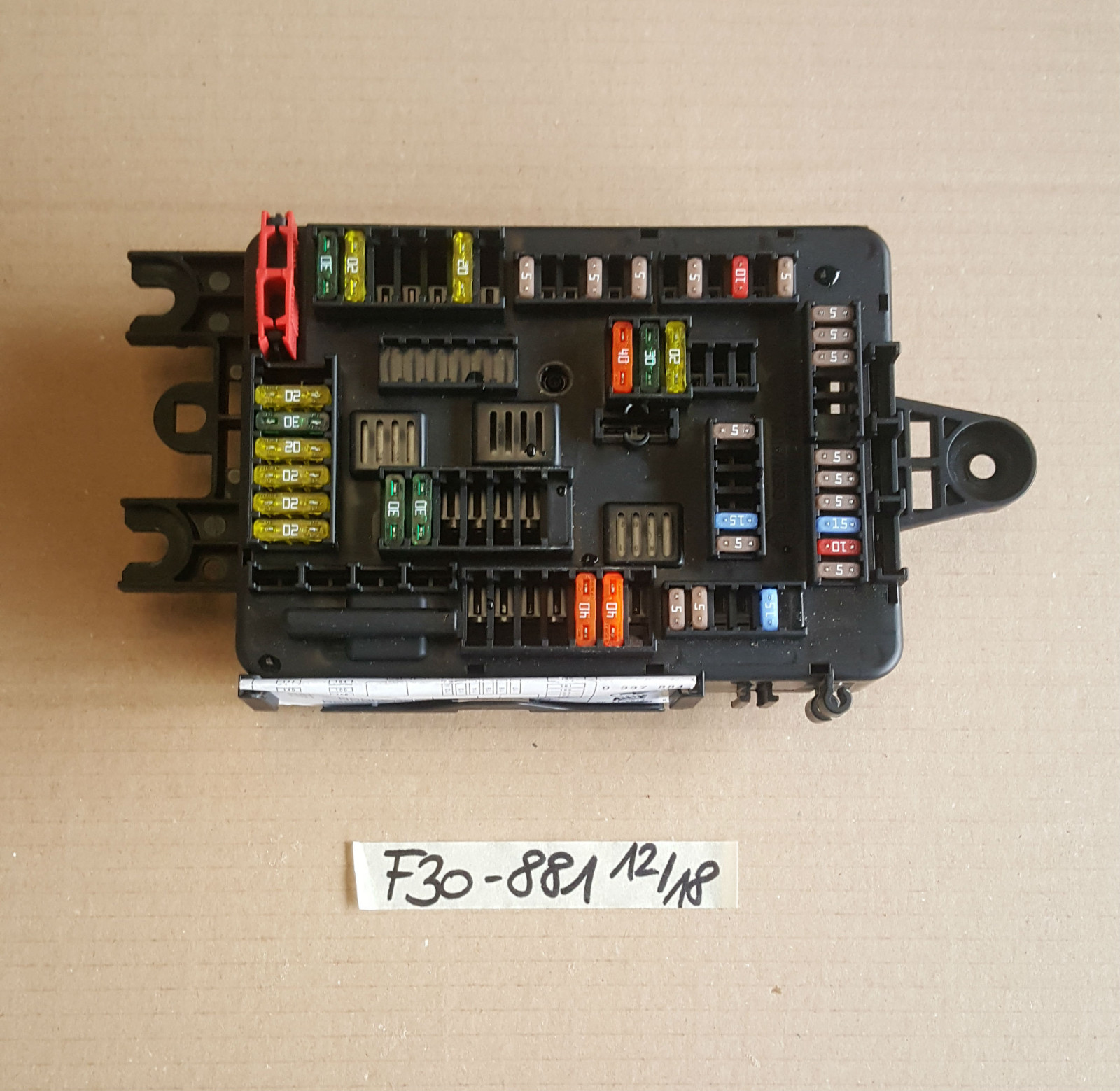 BMW F20 F21 F30 F31 F34 F35 F80 Sicherungskasten HINTEN 9337881