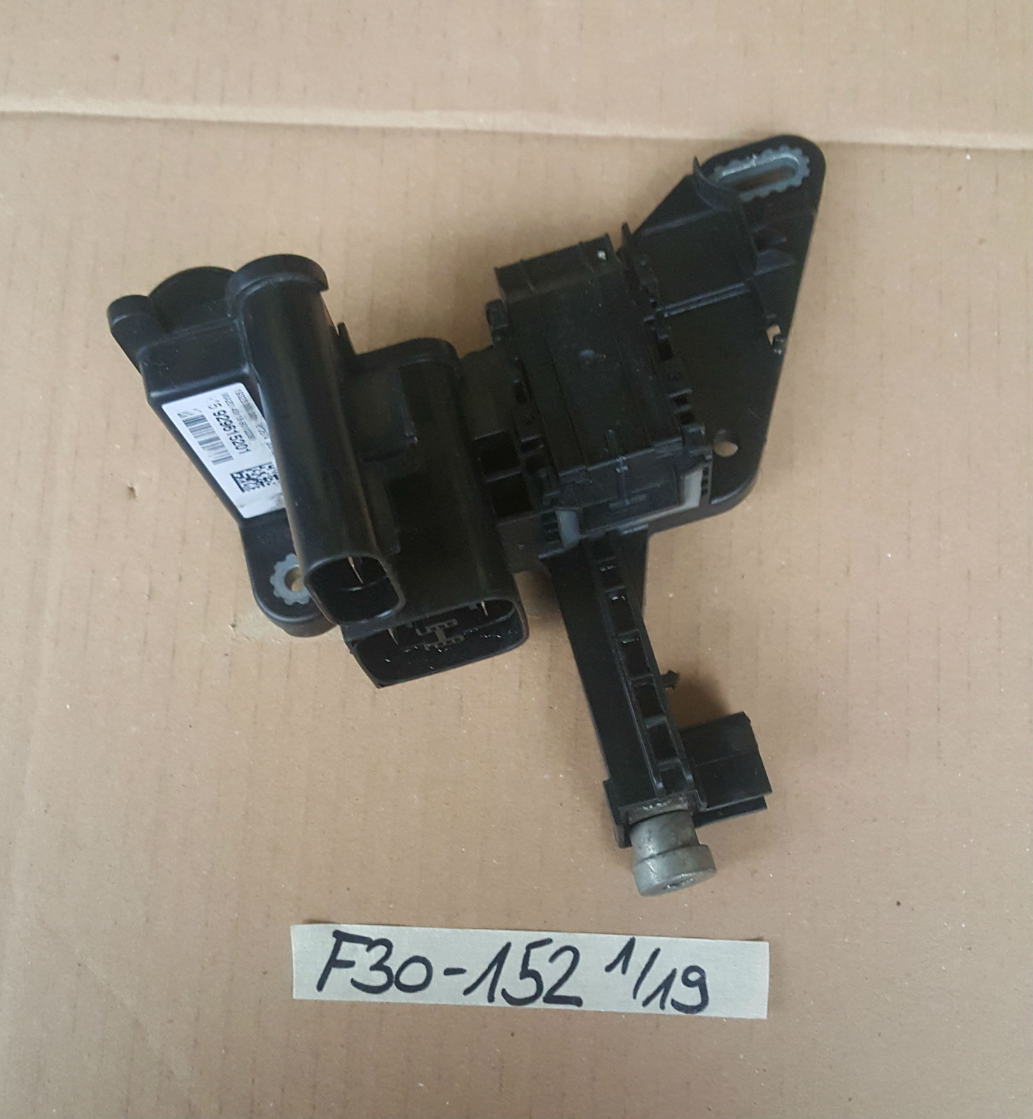 BMW F20 F21 F30 F31 F32 F33 F34 Sensor Verteiler Fremdstartstützpunkt 9296152