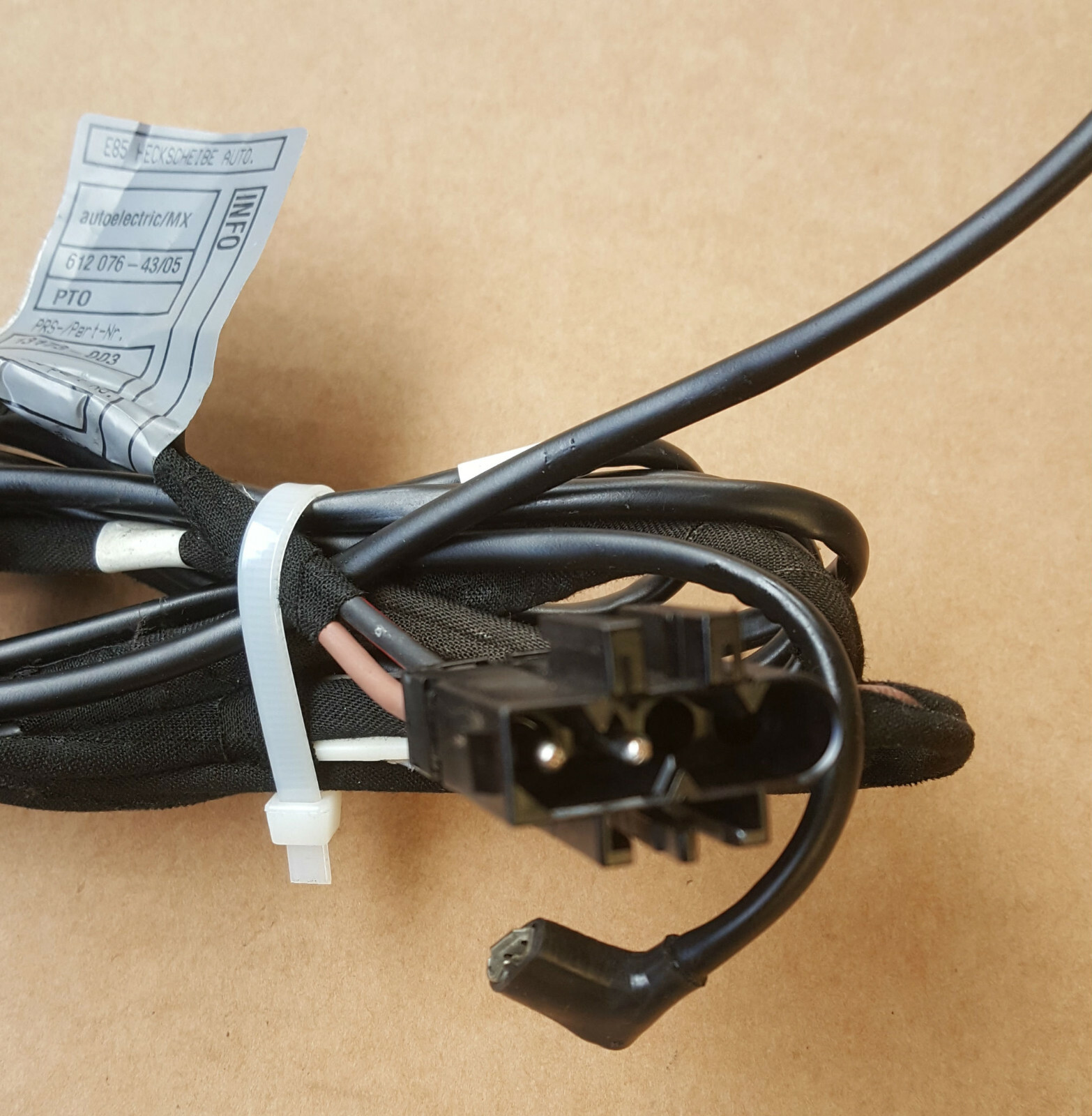 BMW Z4 E85 Kabel für Heckscheibe Kabelbaum Heizung Scheibe HINTEN 6120764  – Bild 2