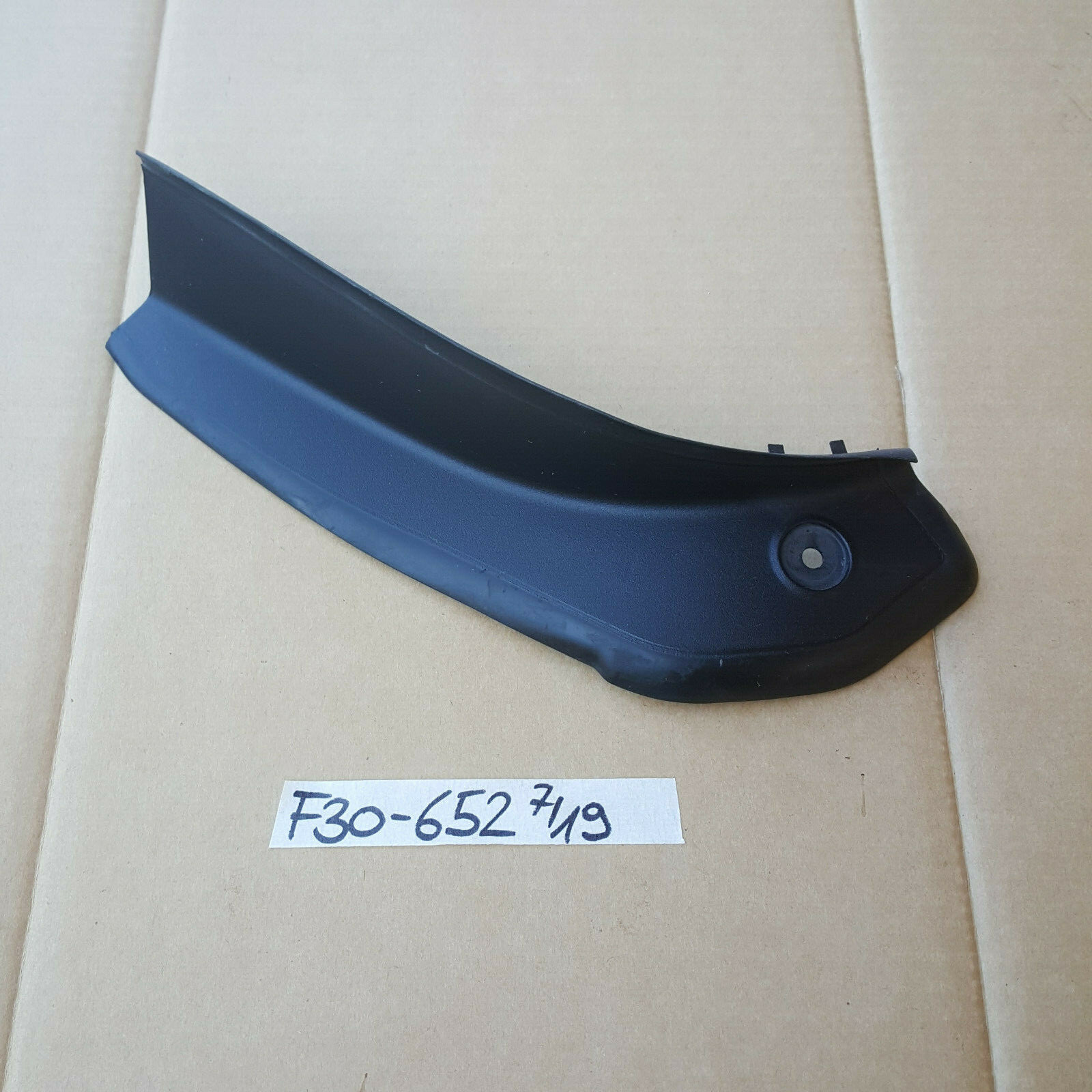 BMW F30 F35 Heckdeckel Leiste Kofferraum Ablauf Blende Wasserrinne recht 7290652 – Bild 1
