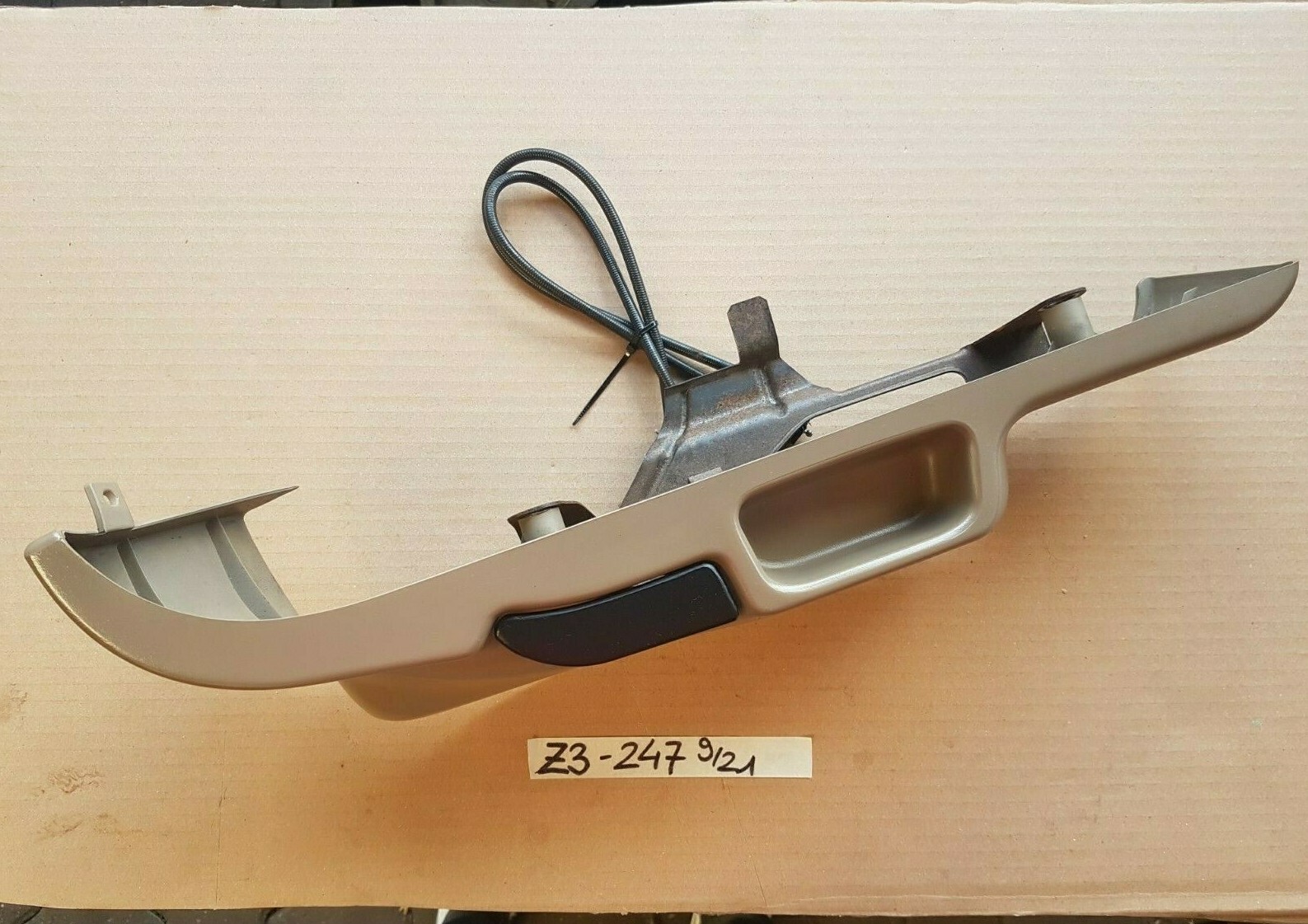 BMW Z3 Roadster Coupe Sitz Blende Verkleidung Abdeckung LINKS beige 8398247 