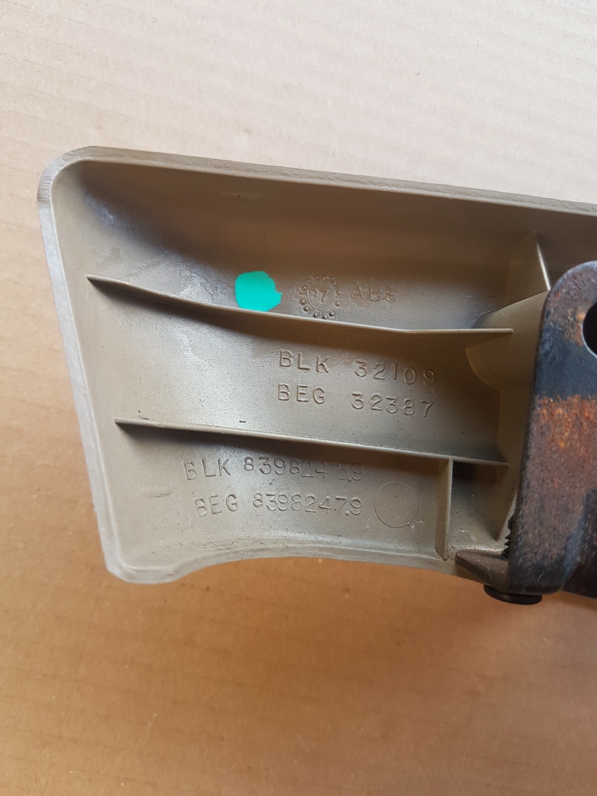 BMW Z3 Roadster Coupe Sitz Blende Verkleidung Abdeckung LINKS beige 8398247 