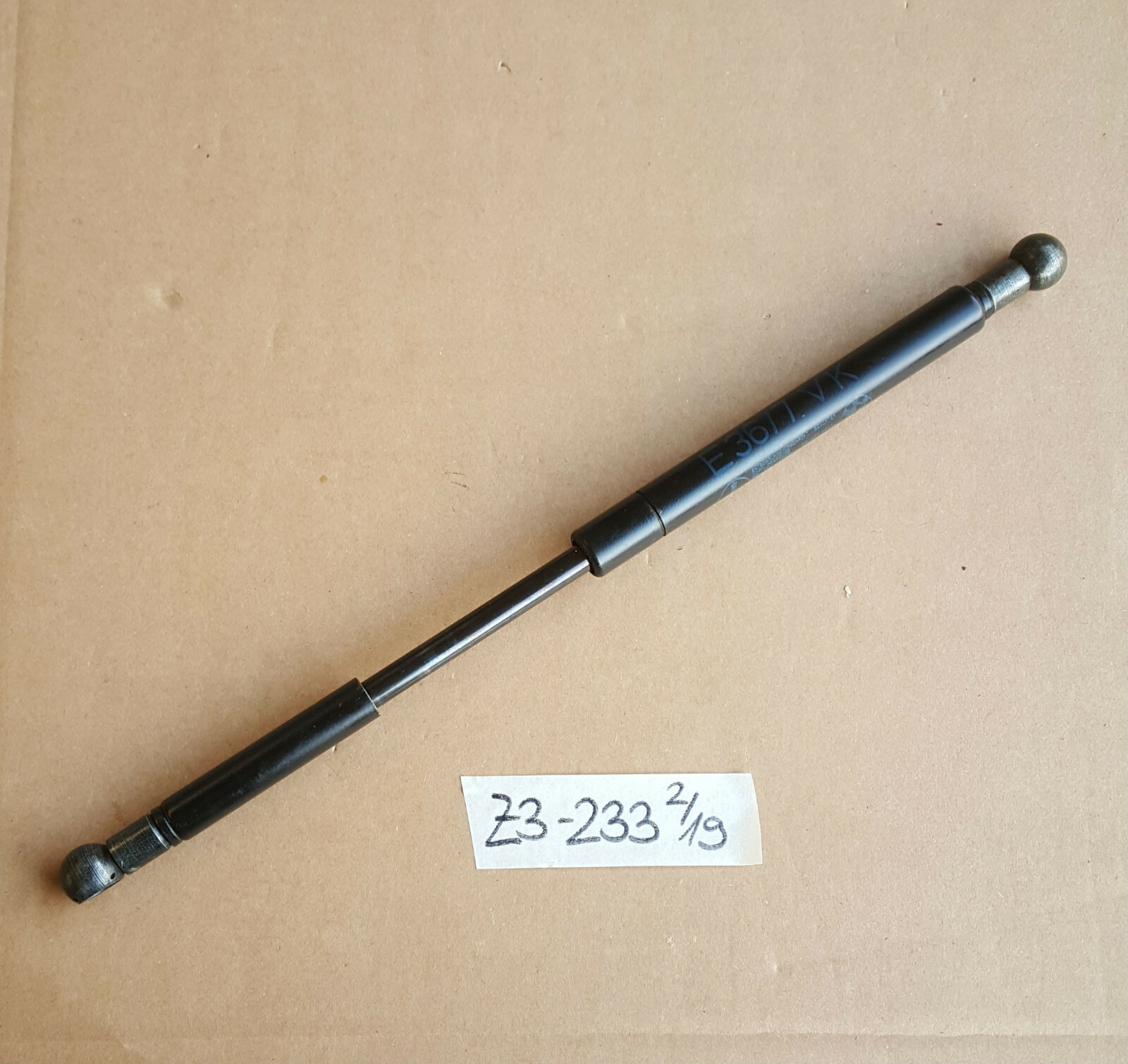 BMW Z3 Roadster  Gasdruckfeder Verdeck Dämpfer 8407233 – Bild 1