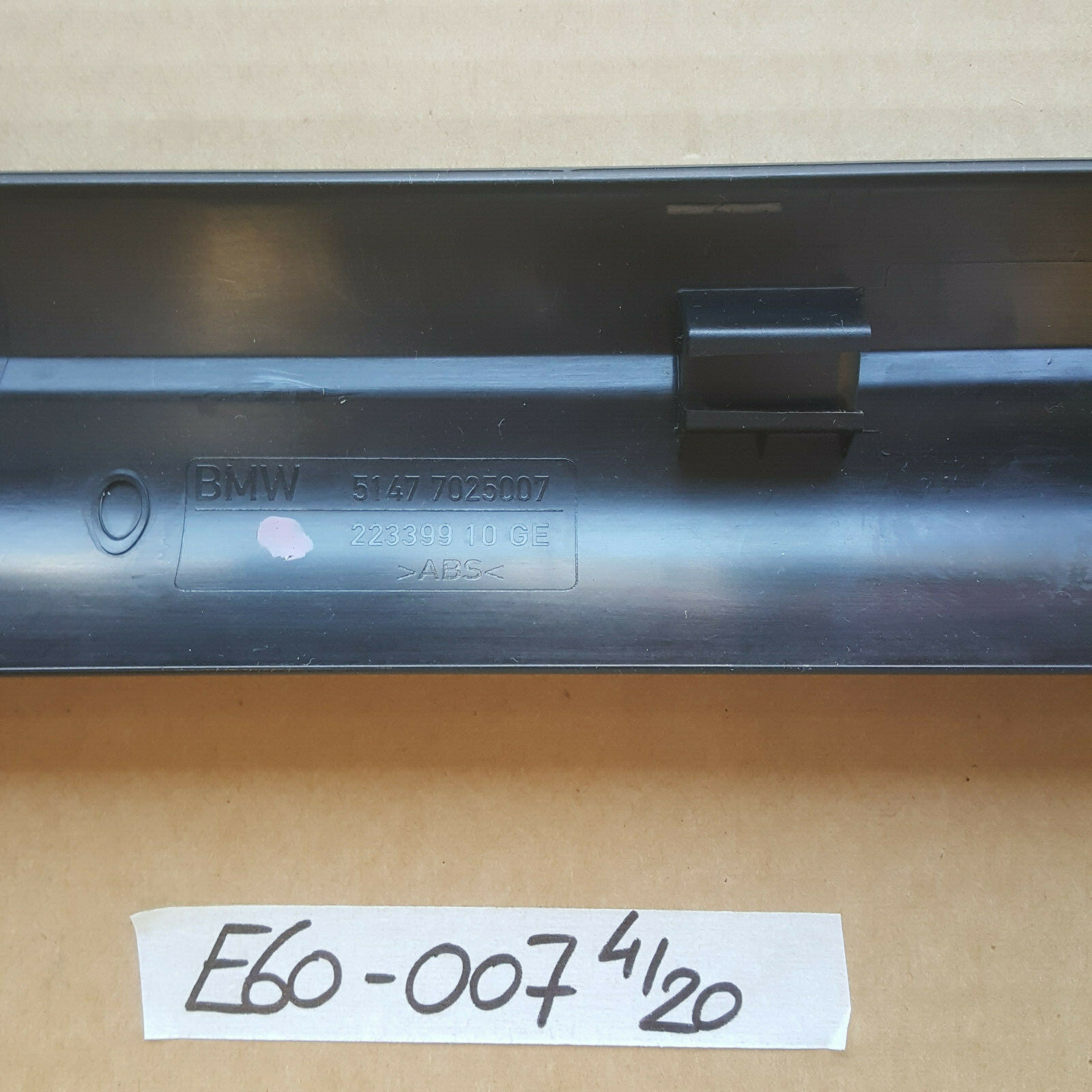 BMW 5er E60 E61 Einstiegsleiste Leiste Blende Einstieg 7025007 schwarz VORNE 