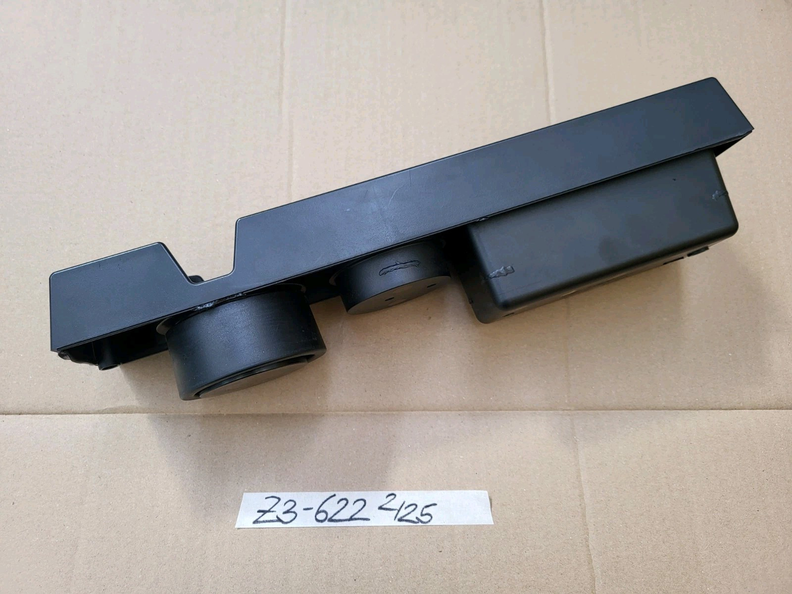 BMW Z3 Mittelkonsole Getränkehalter Einsatz Blende Verkleidung 8413622