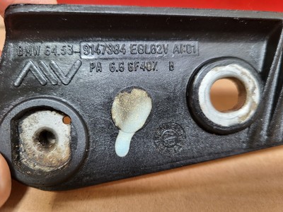 BMW E46 Z4 E85 + E86 Halter  Klimaleitung 9147384 Halterung Motor Klima Leitung – Bild 4