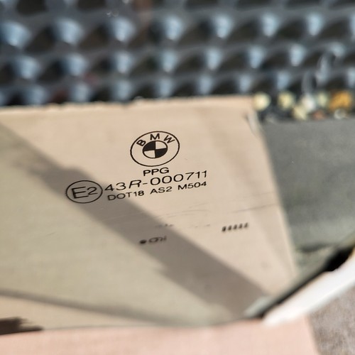 original BMW Z3 Roadster Seiten Scheibe Fahrer Tür Fenster Glas Scheibe LINKS  – Bild 4