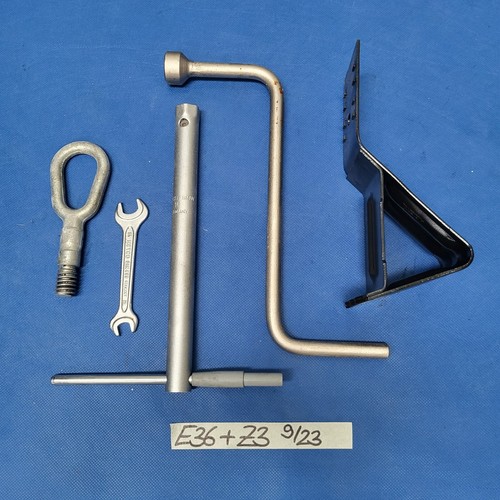 BMW E36 + Z3 Bord Werkzeug Abschlepp Öse Haken Maulschlüssel Keil Rad Schlüssel