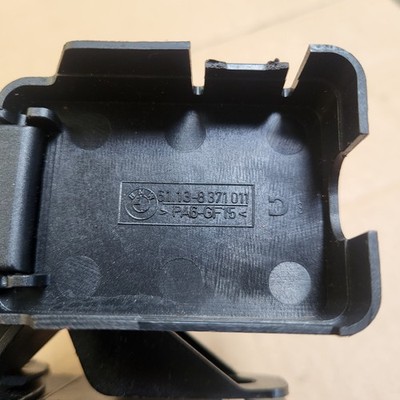 BMW E36 E46 E39 Z4 E85 X3 E83 Batterie Stützpunkt B  Plus Pol 8387540