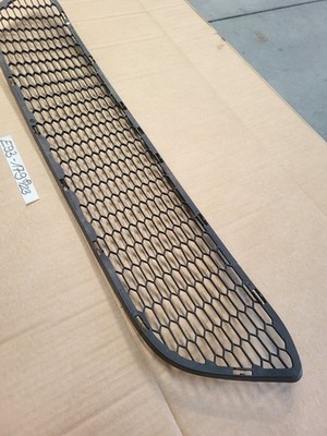 Gitter BMW E92 E93  Abdeckung Nebelscheinwerfer M Sport Paket Mitte 8041179